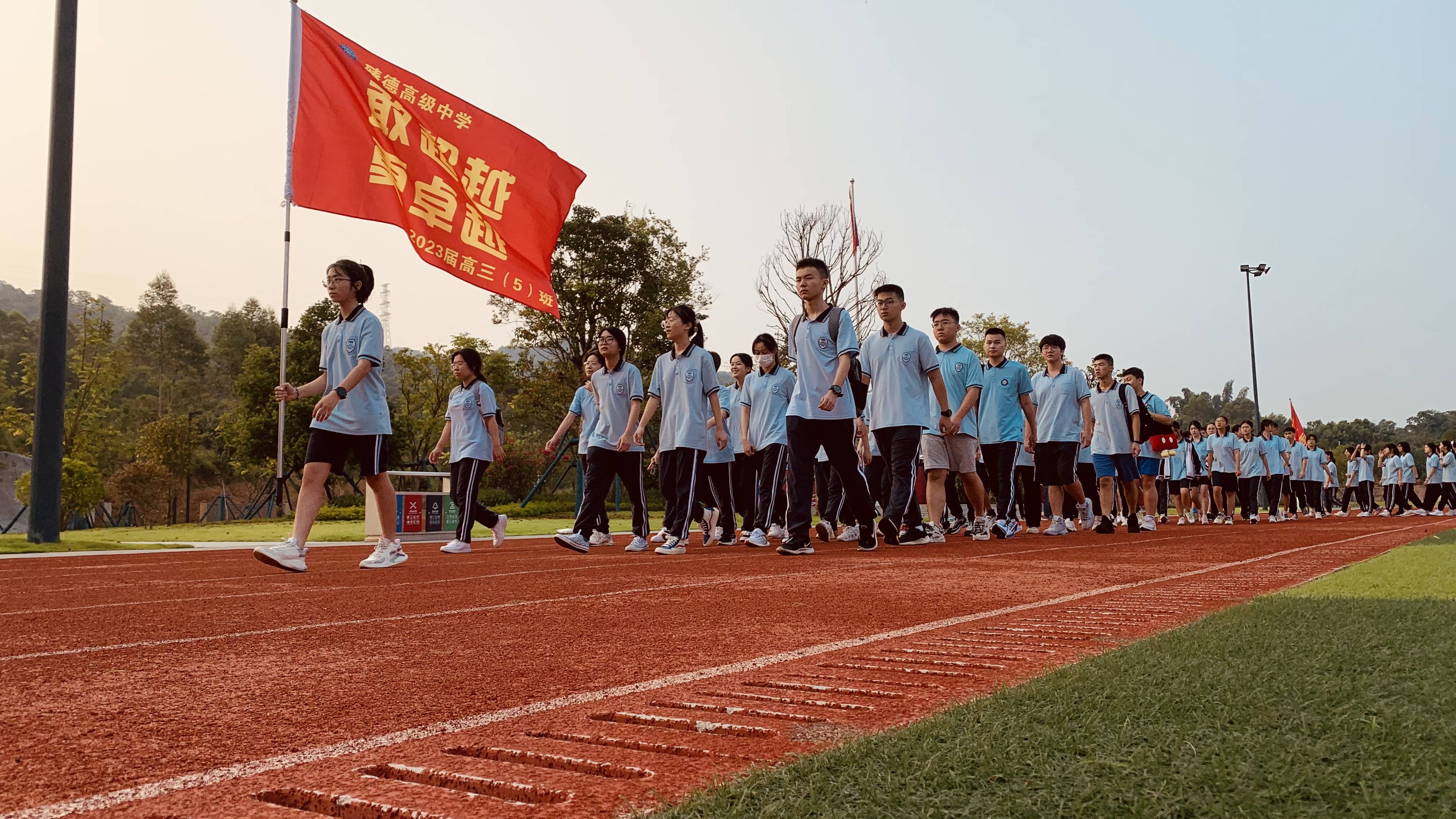 利兹联遭遇失败，需要从挫折中总结经验